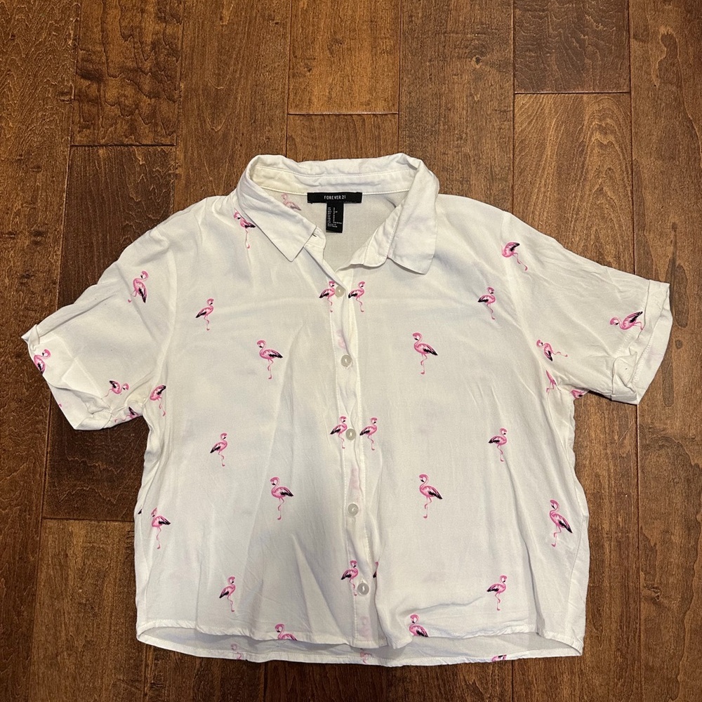 Forever 21 White Flamingo Print Button-Up Cropped Shirt Size Small